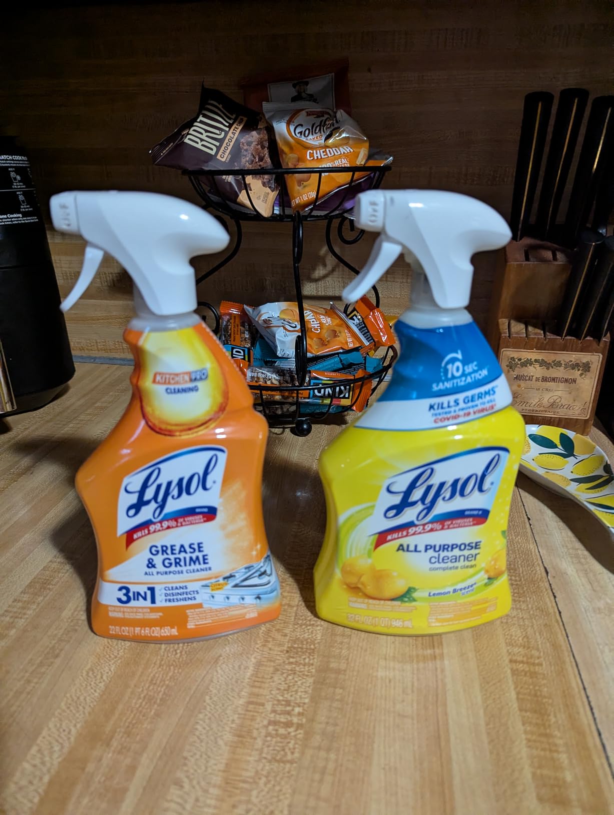 Lysol Pro Kitchen Spray Cleaner and Degreaser, Antibacterial All Purpose Cleaning Spray for Kitchens, Countertops, Ovens, and Appliances, Citrus Scent, 22oz customer photo 2