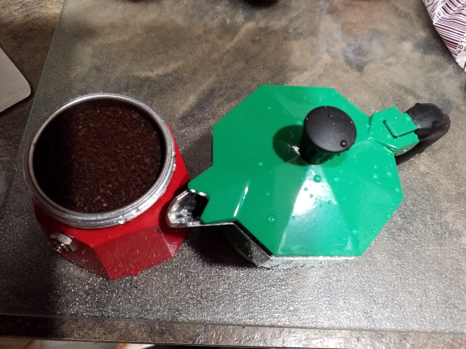 Bialetti - Moka Express: Iconic Stovetop Espresso Maker, Makes Real Italian Coffee, Moka Pot 1 Cup (2 Oz - 60 Ml), Aluminium, Silver customer photo 1