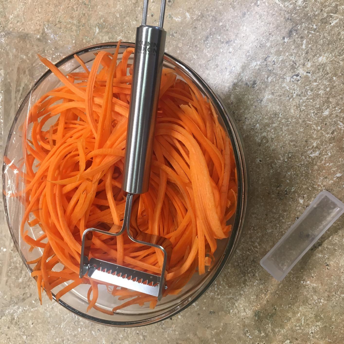 Kuhn Rikon Julienne Peeler with Blade Protector, Stainless Steel Handle customer photo 1