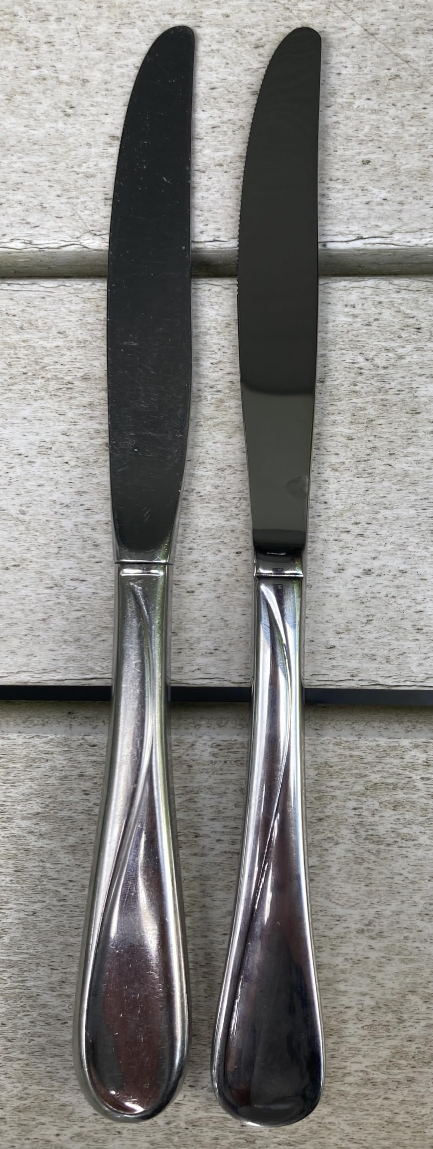 Oneida Silverware Set For 8, Flight 45-Piece Everyday Flatware Set with Serving Utensils, Service For 8, 18/0 Stainless Steel, Dishwasher Safe customer photo 1