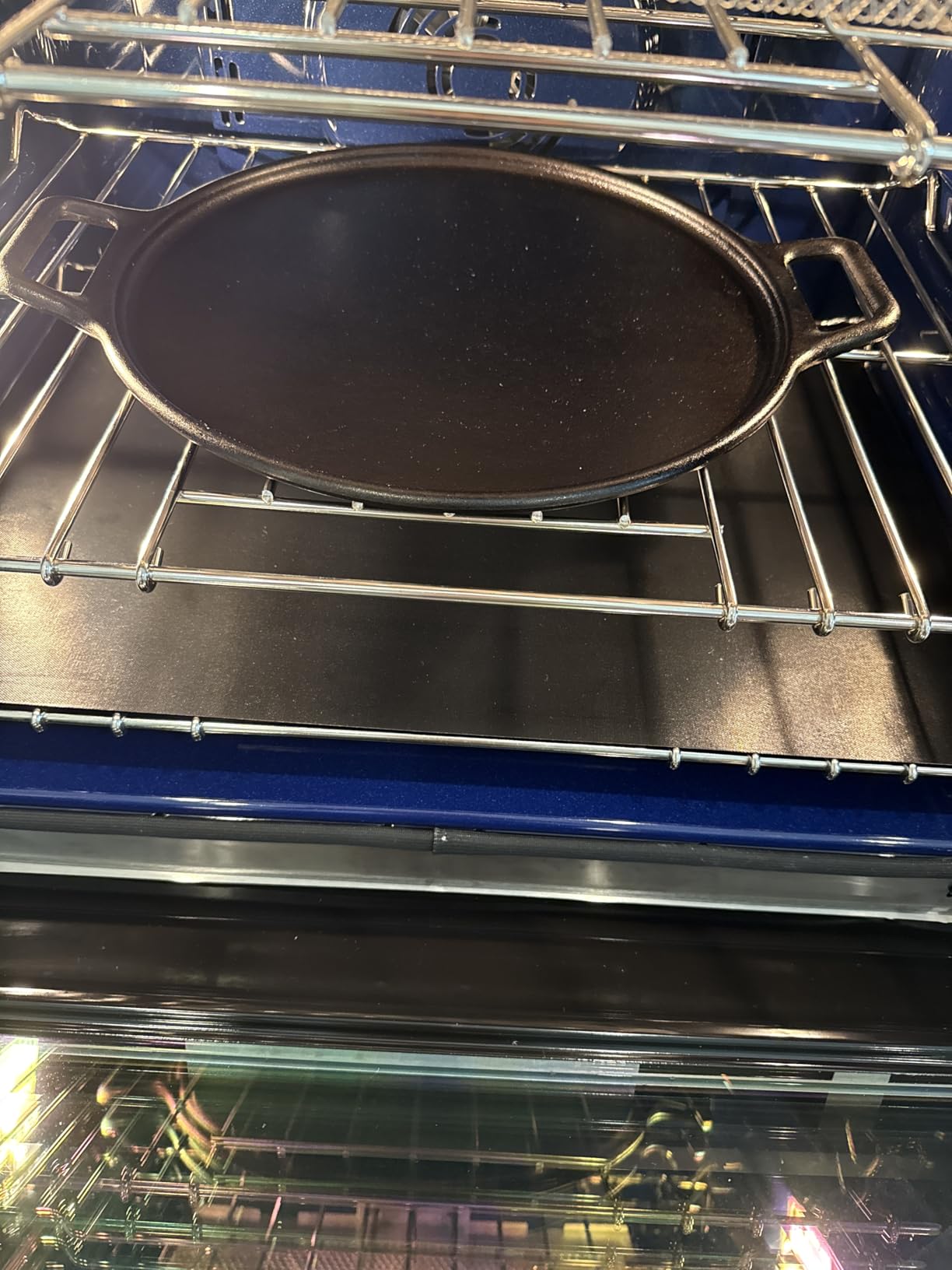 Lodge BOLD 14 Inch Seasoned Cast Iron Pizza Pan, Design-Forward Cookware customer photo 1