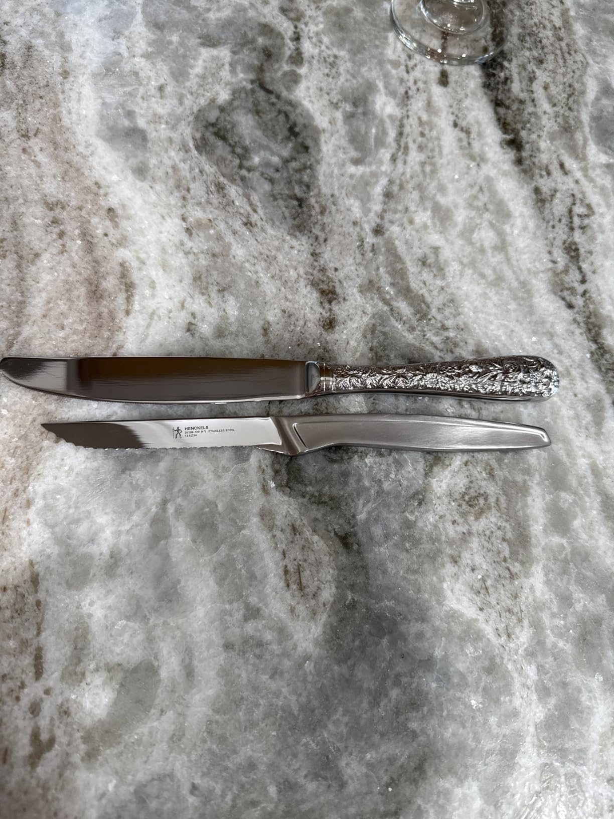HENCKELS Razor-Sharp Steak Knife Set of 8, German Engineered Informed by 100+ Years of Mastery, Silver customer photo 1