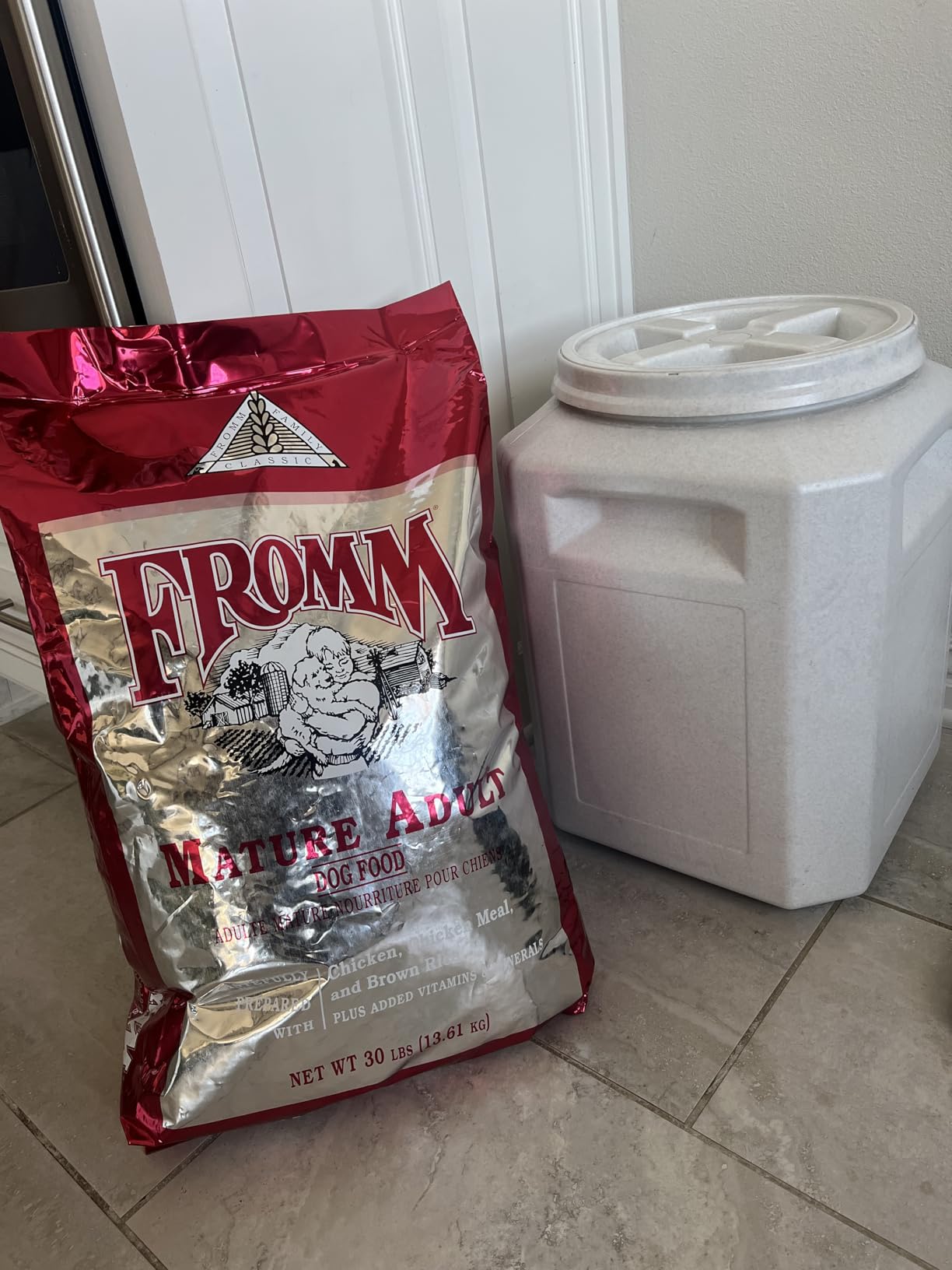 Gamma2 Vittles Vault Pet Food Storage Containers - Sealed Dog and Cat Food Storage Container, Fits up to 50lbs, Made in the USA customer photo 2