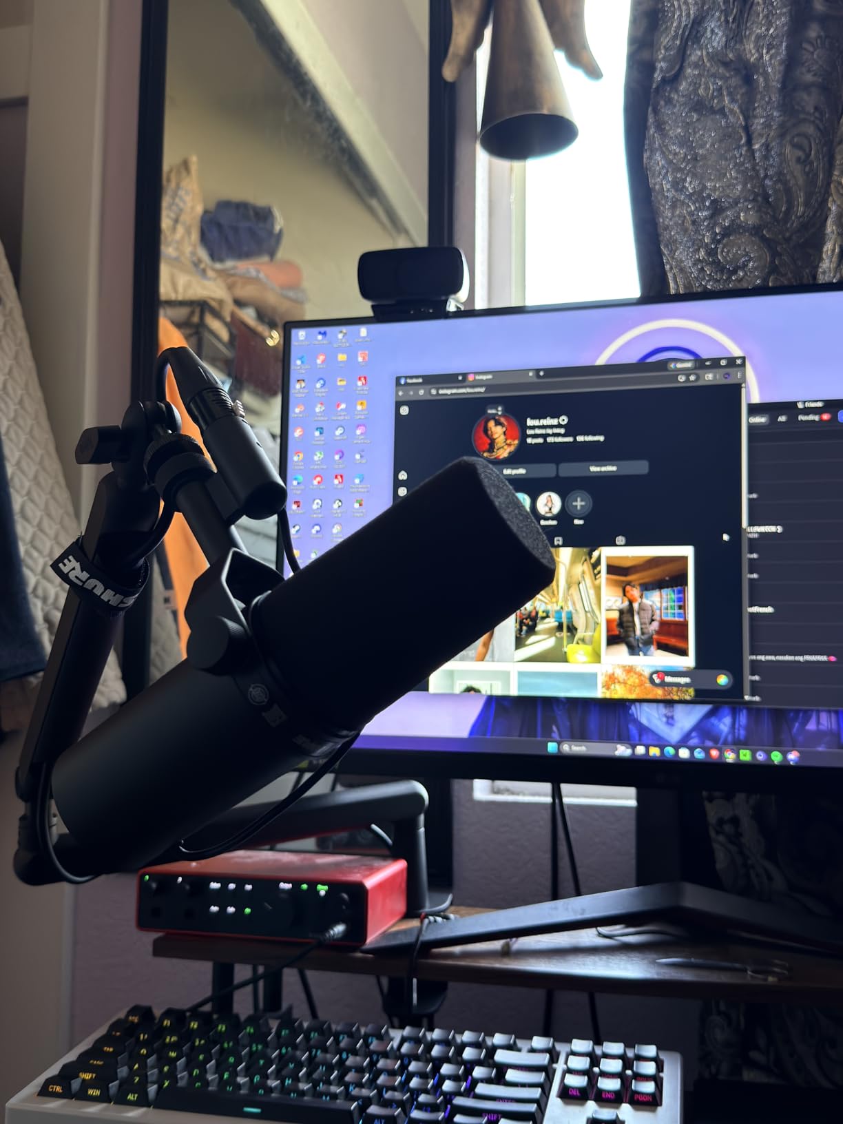 Shure SM7B Dynamic Studio Microphone - XLR Mic for Podcasting, Streaming, Vocal Recording & Broadcasting customer photo 1