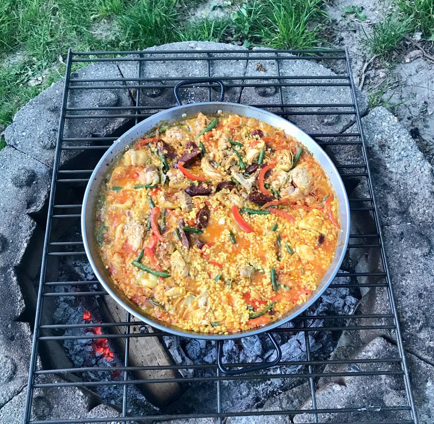 Garcima 18-Inch Pata Negra Restaurant Grade Paella Pan, 45cm customer photo 2