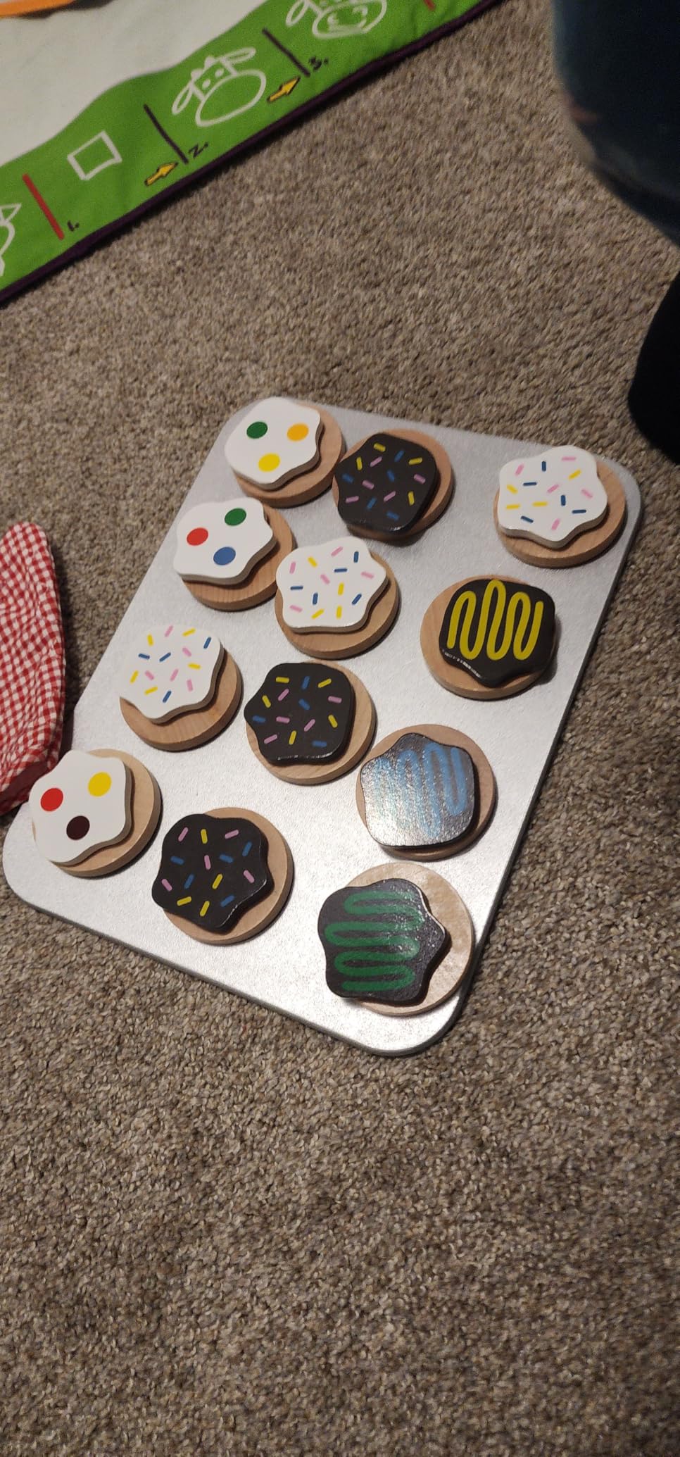 Melissa & Doug Slice and Bake Cookies Wooden Play Food Set with Toppings Pretend Cookies and Baking Sheet, Wooden Play Food Set, Toy Baking for Kids Ages 3+ customer photo 1