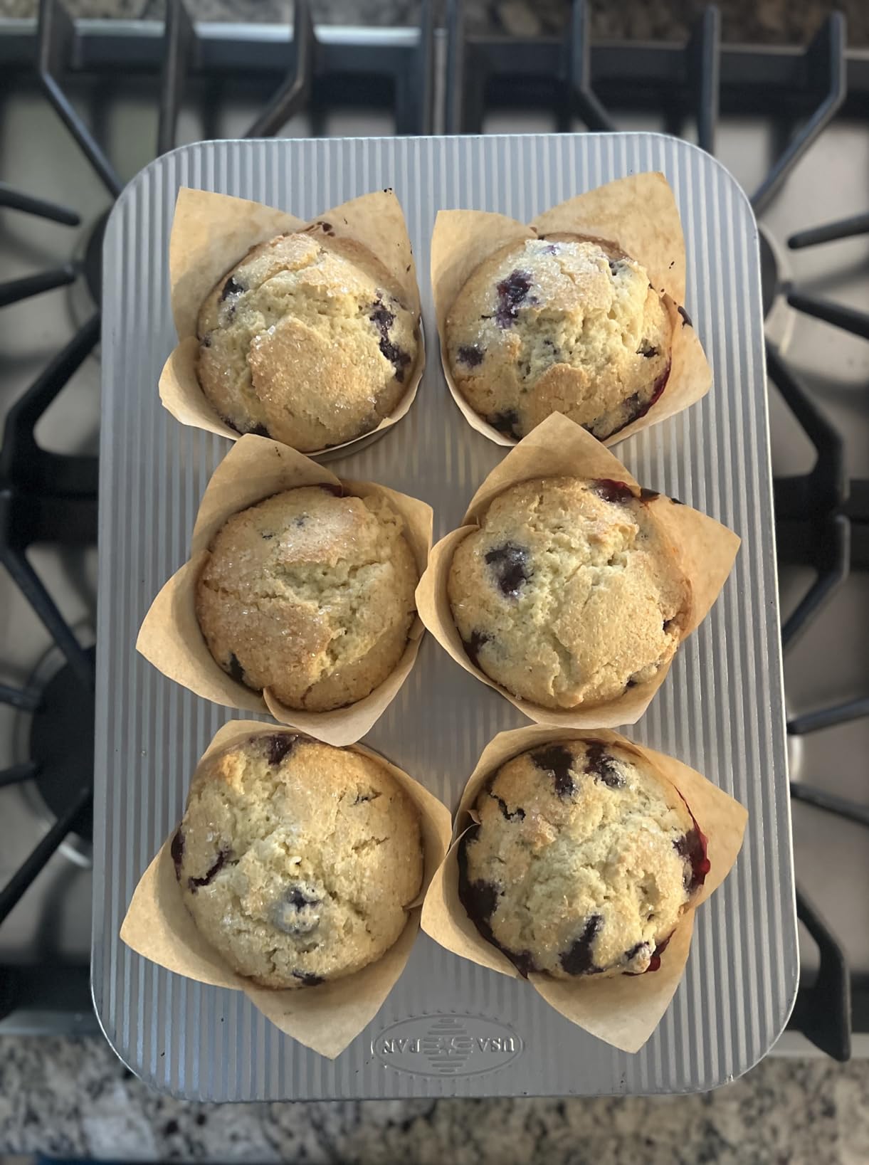 USA Pan Bakeware Muffin Pan, 12-Well, Aluminized Steel customer photo 1