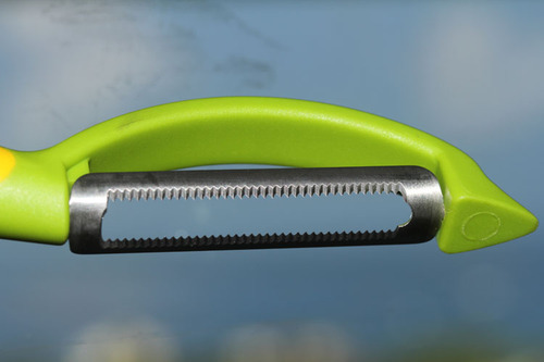 Kuhn Rikon Serrated Piranha Swivel Peeler 7.25