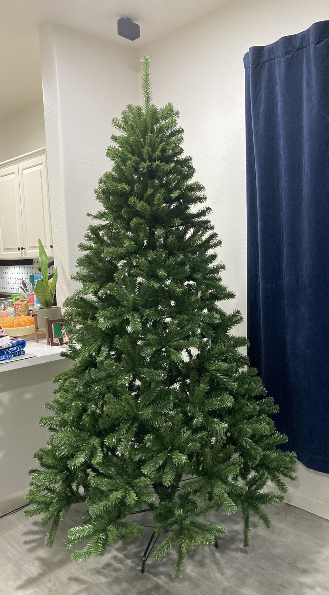 National Tree Company 7.5 ft Unlit North Valley Spruce Artificial Christmas Tree, 1,346 Tips, Includes Stand, Green customer photo 1
