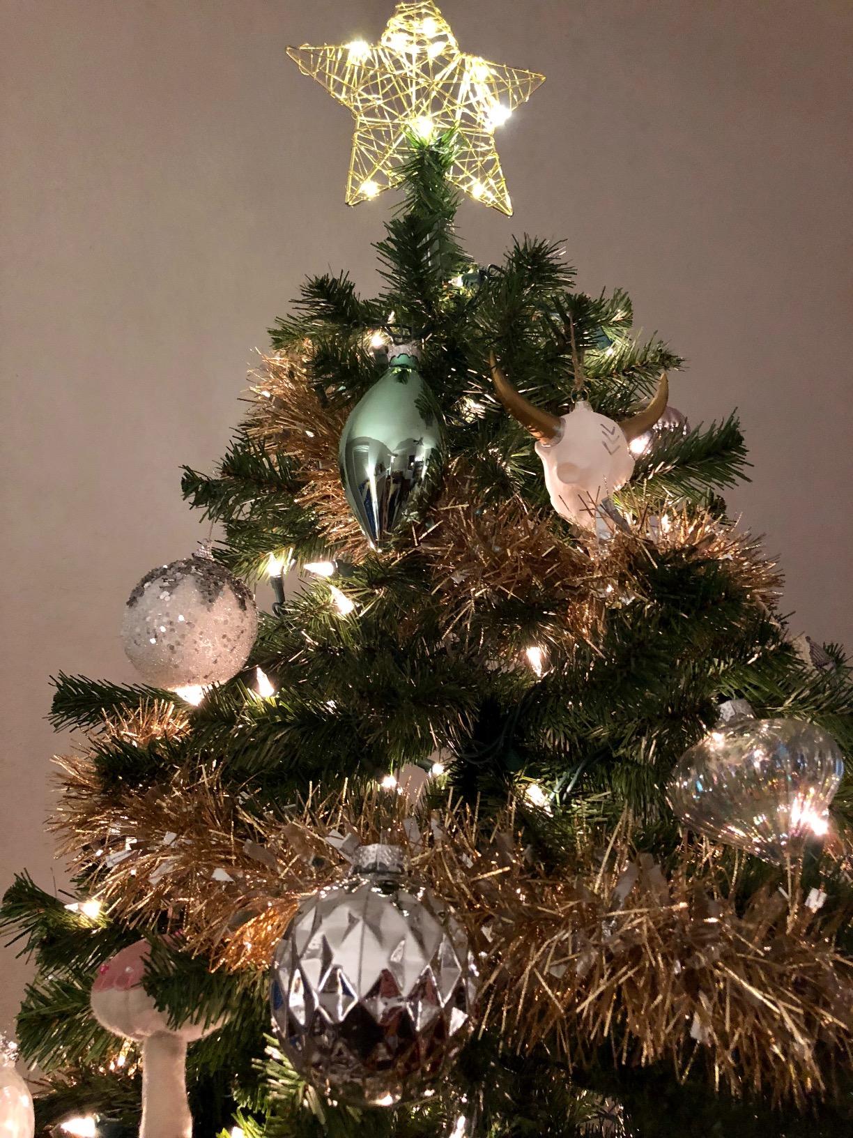 National Tree Company 7.5 ft Unlit North Valley Spruce Artificial Christmas Tree, 1,346 Tips, Includes Stand, Green customer photo 2