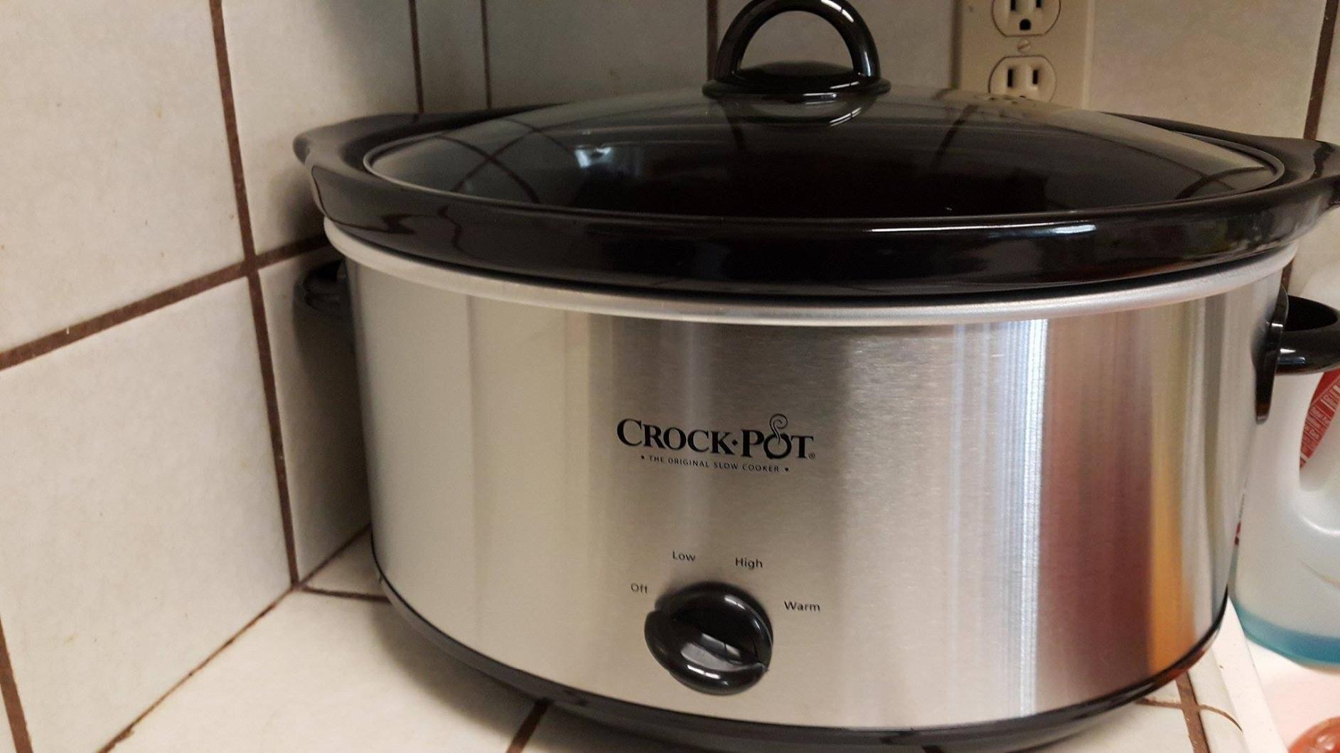 Crock-Pot 7-Quart Manual Slow Cooker, Family Size Serves 8+ People & Fits 6-lb Roast, Removable Stoneware with Warming Setting, Dishwasher Safe for Easy Cleanup, Stainless Steel customer photo 2