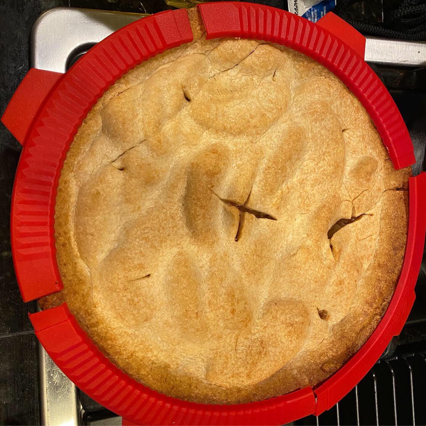 Mrs. Anderson's Baking Adjustable Pie Crust Shield customer photo 1