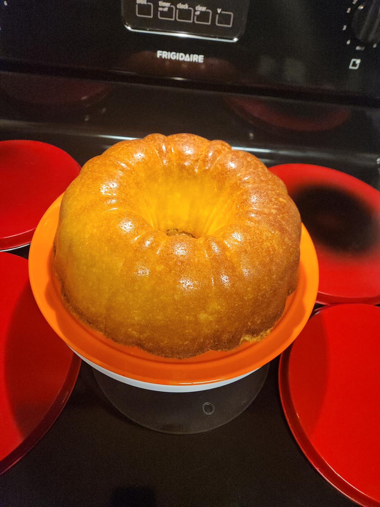 Wilton Gold Non-Stick 9.49 in Fluted Tube Cake Pan customer photo 1