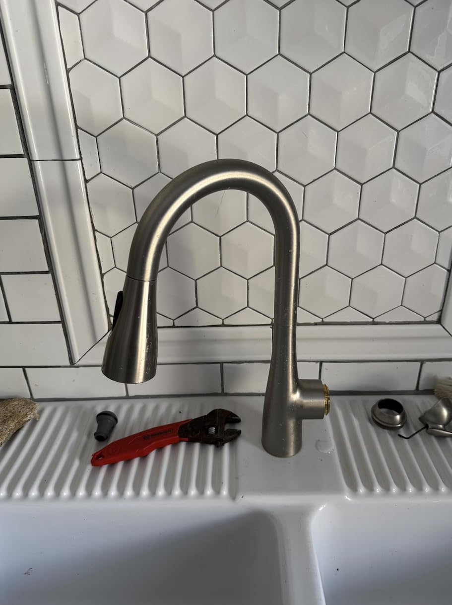 Moen Arbor Spot Resist Stainless One-Handle Pulldown Kitchen Faucet with Sprayer and a Reflex Docking System, 7594SRS customer photo 1
