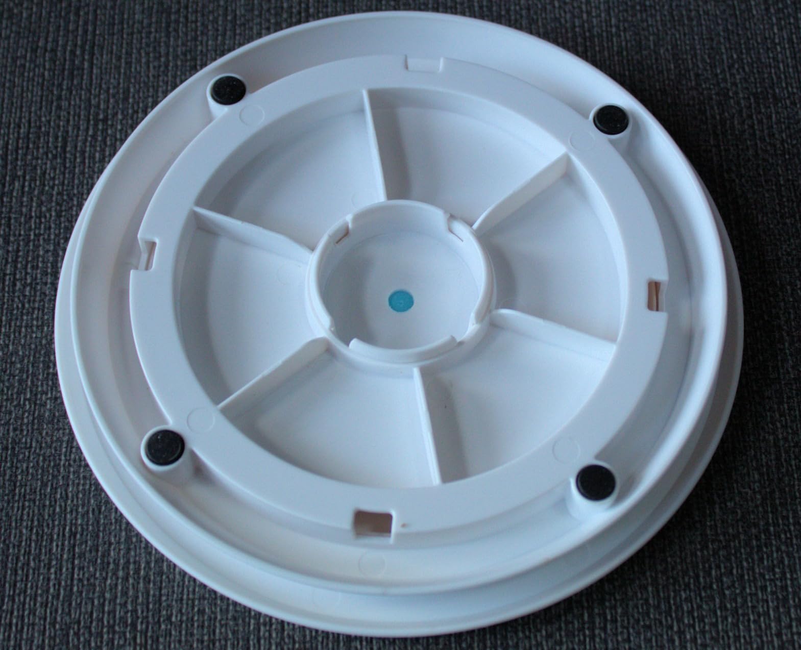 R&M Cookie Decorating Turntable for Cookies, Cupcakes, and Small Desserts, 6-Inch Diameter, Non-slip with 360 Degrees of Rotation customer photo 1