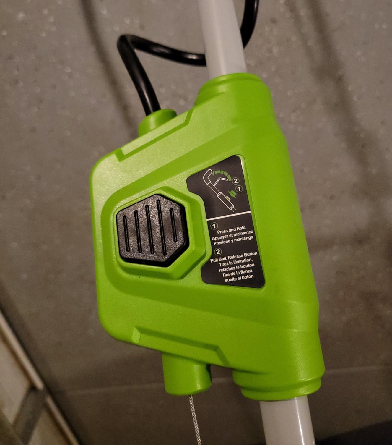 Greenworks 40V 16 Inch Push Cordless Lawn Mower, 4.0Ah Battery (1/3 Acre, Push Button Start, Compatible with 75+ Tools) customer photo 2