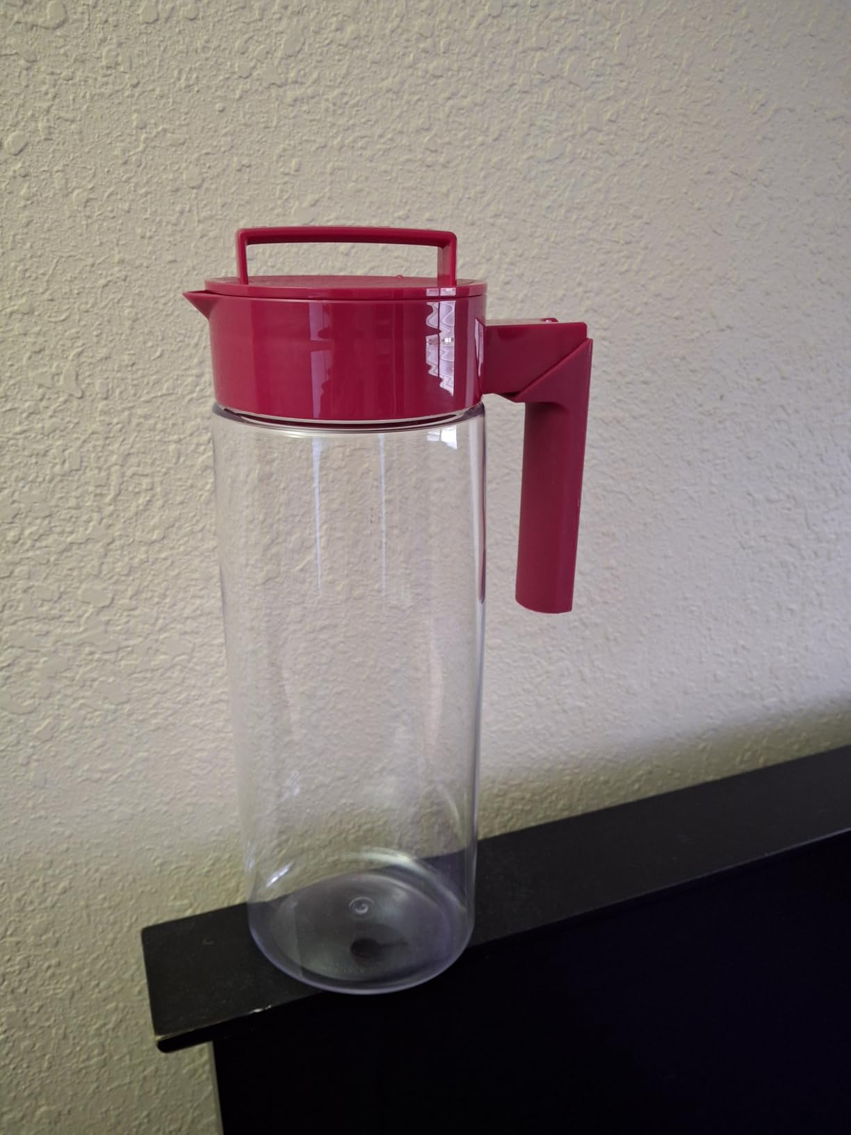 Takeya Patented and Airtight Pitcher Made in the USA, BPA Free, 2 qt, Black customer photo 2