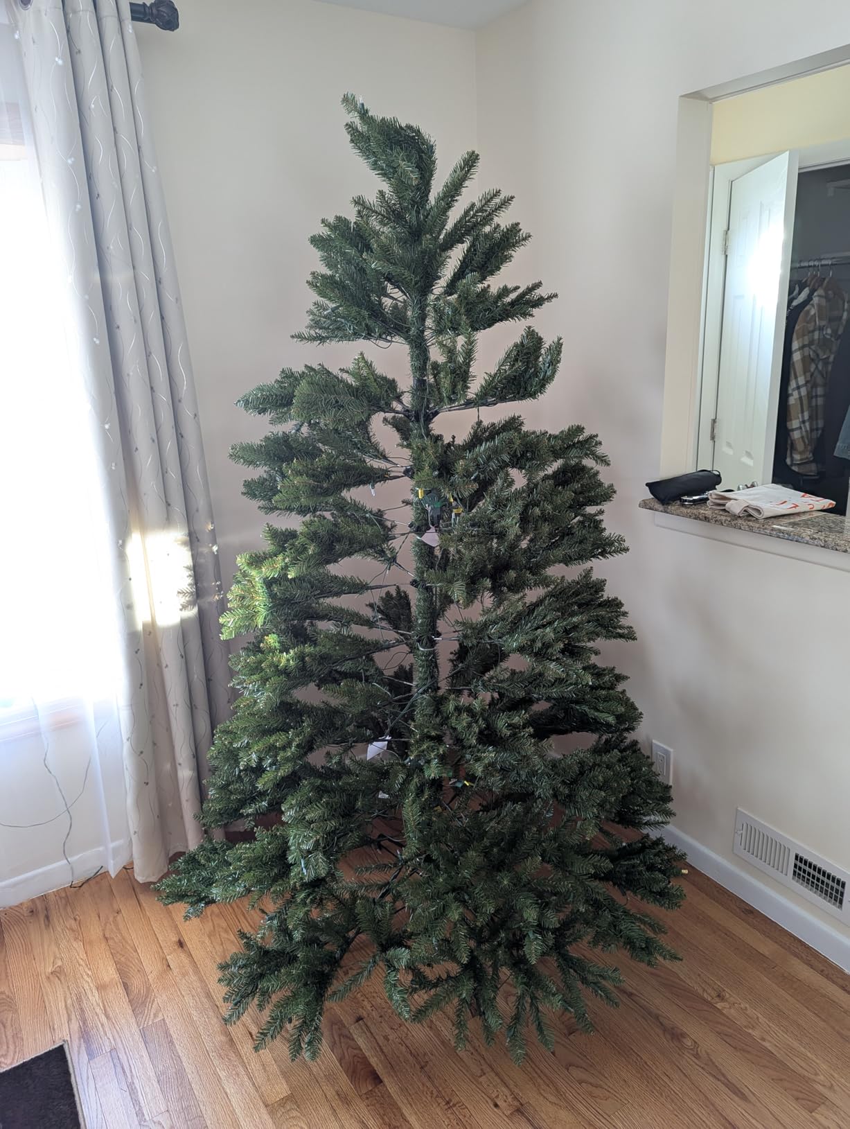 National Tree Company 7 ft Pre-Lit Dunhill Fir Full Artificial Christmas Tree, 700 Clear Lights, 2,144 Tips, Includes Stand, Green customer photo 2