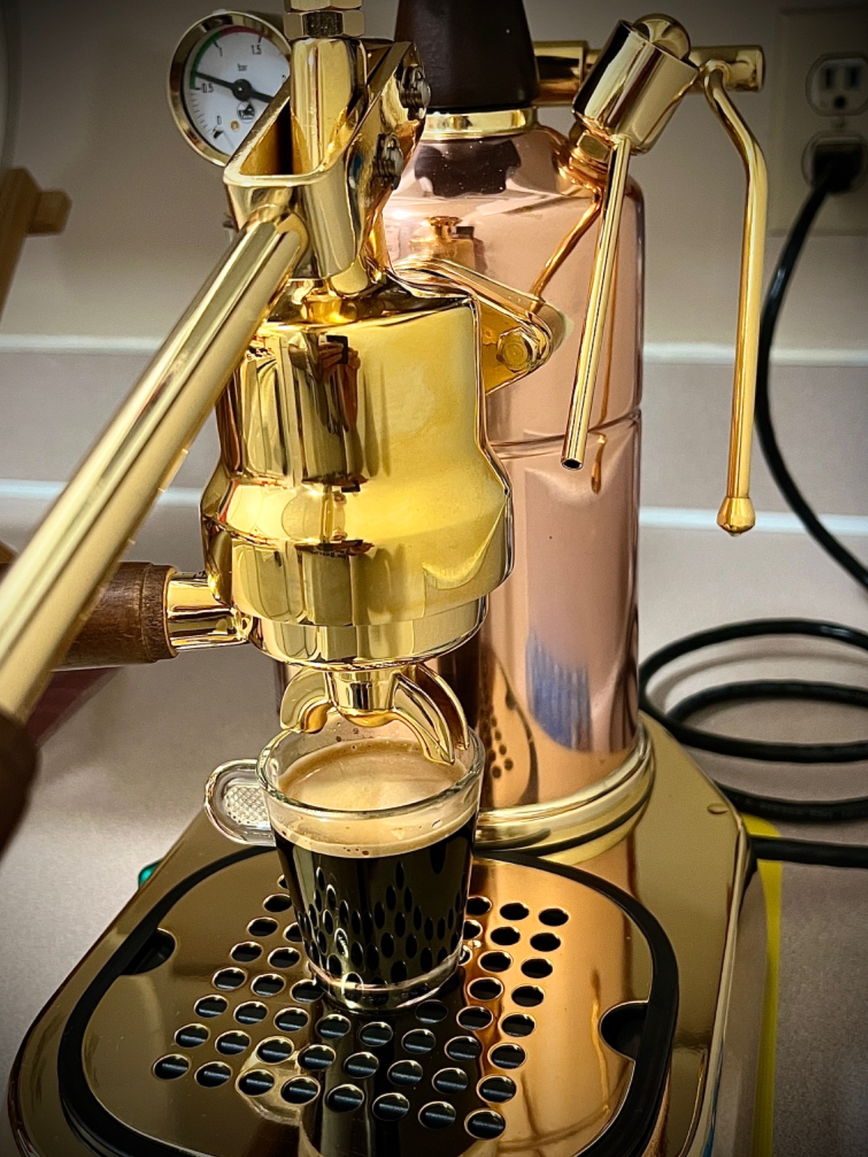 La Pavoni Professional 16-Cup Lever Espresso Machine - Copper and Brass Espresso Maker with Bottomless Portafilter - 38oz Boiler with Pressure Gauge - Manual Lever Operation - Made in Italy customer photo 1