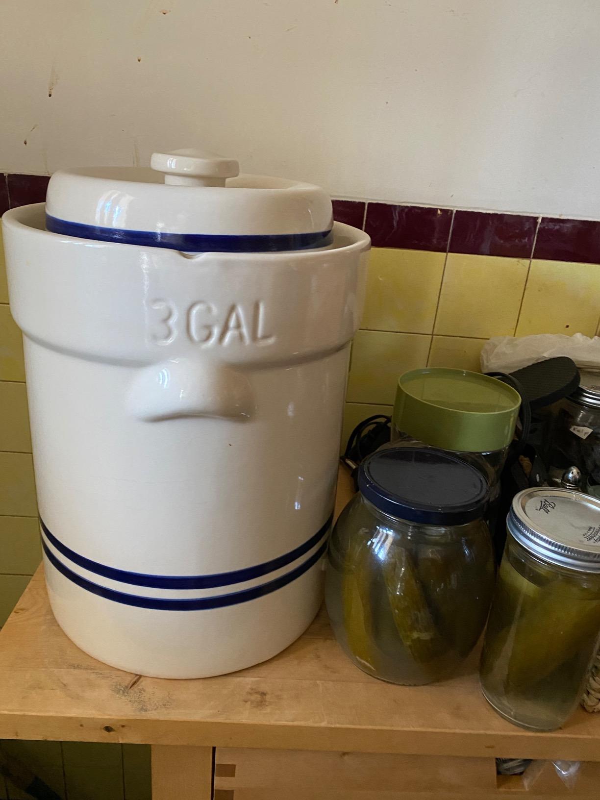 XWDSKJE Ohio Stoneware 3-Gallon Fermentation Crock Complete Kit customer photo 2