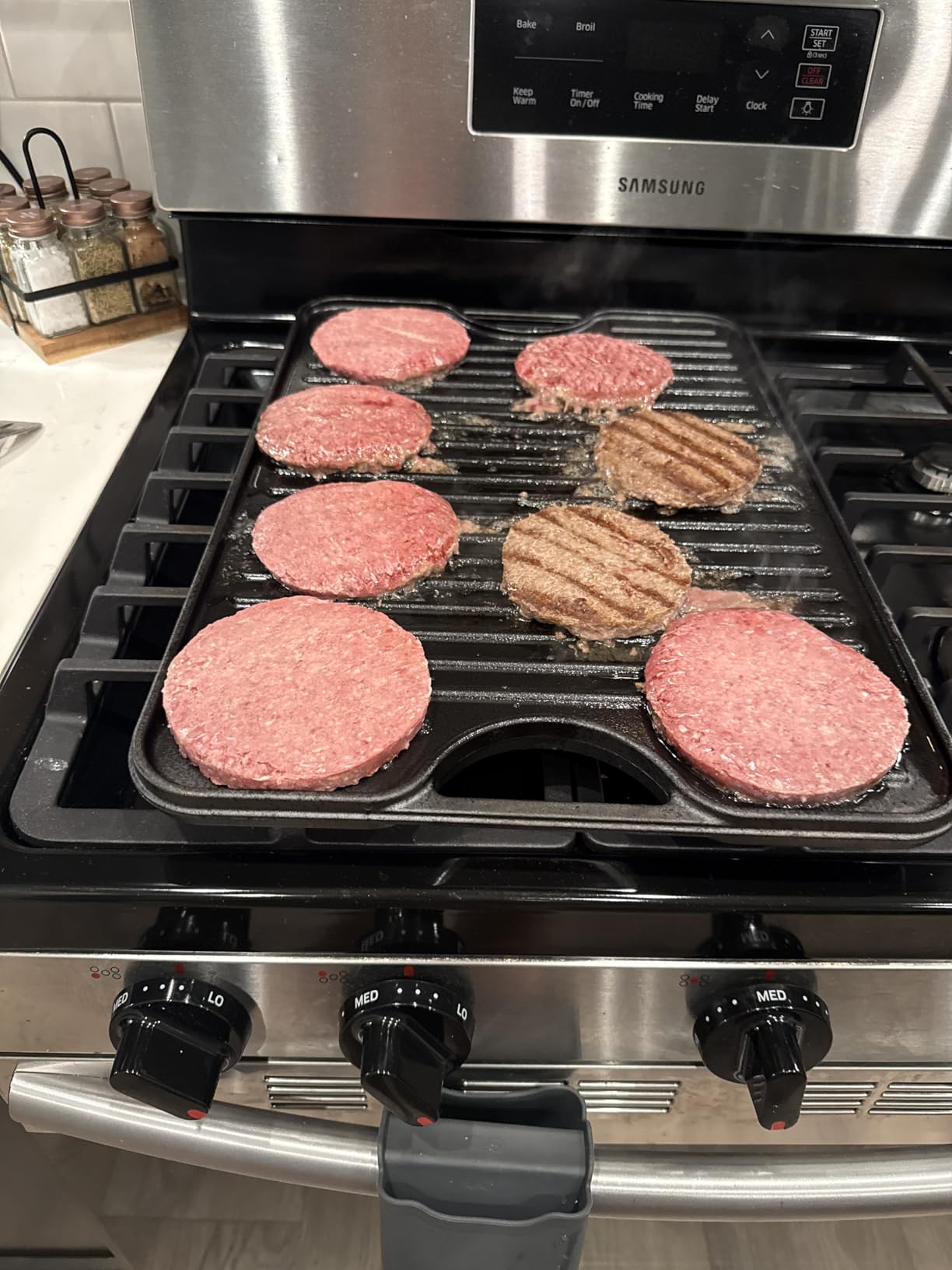 Victoria Rectangular Cast Iron Griddle. Double Burner Griddle, Reversible Grill, 13 x 8.5 Inch, Seasoned with 100% Kosher Certified Non-GMO Flaxseed Oil, Model: GDL-189 customer photo 1