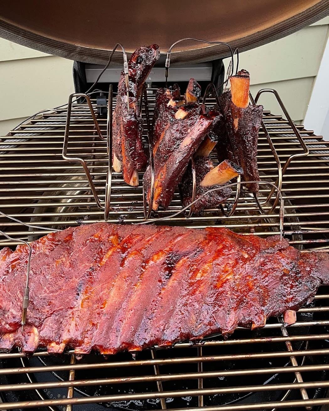 Kamado Joe Big Joe Series I 24-inch Ceramic Charcoal Grill and Smoker with Cart, Side Shelves, Stainless Steel Grates and 450 Cooking Square Inches in Red, Model BJ24Rh customer photo 2