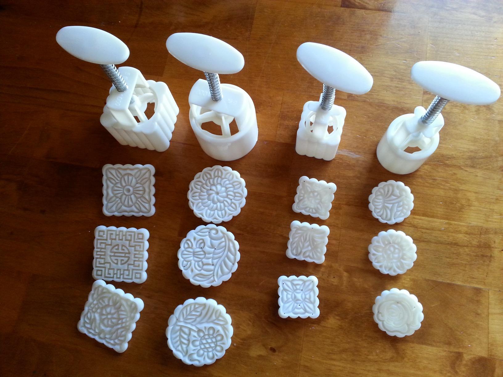 Mid-Autumn Festival Hand-Pressure Moon Cake Mould With 12 Pcs Mode Pattern For 4 Sets customer photo 1