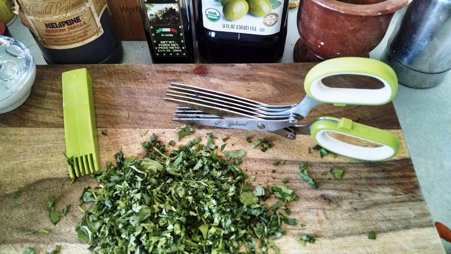 Jenaluca 5 Blade Herb Scissors - Cut & Chop Fresh Herbs & Leafy Greens - Salad Scissors - Stainless Steel Kitchen Shear Set with Cleaning Comb & Safety Cover - Kitchen Gadget - Green customer photo 2