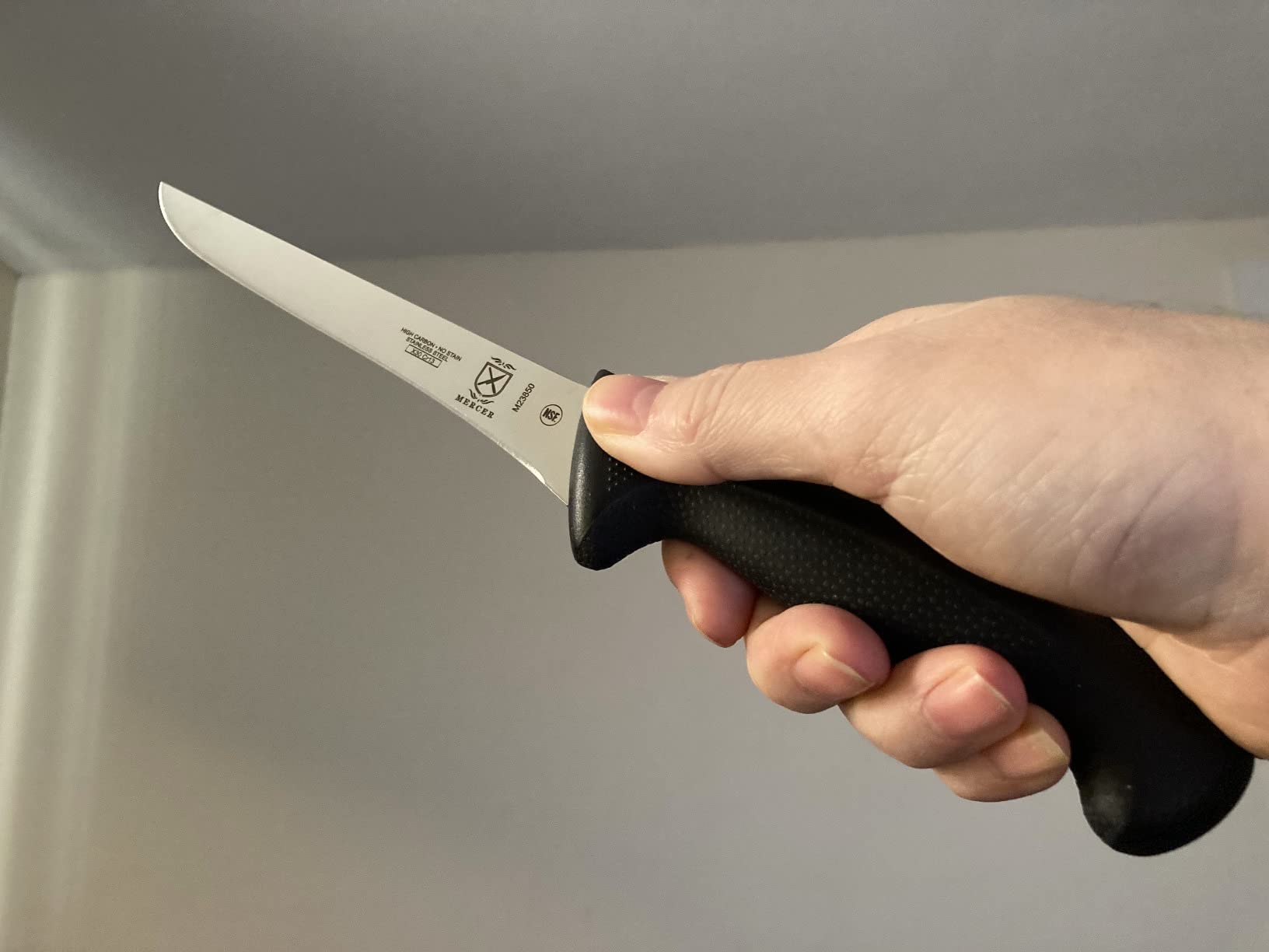 Mercer Culinary M23850 Millennia Black Handle, 6-Inch Flexible, Boning Knife customer photo 2