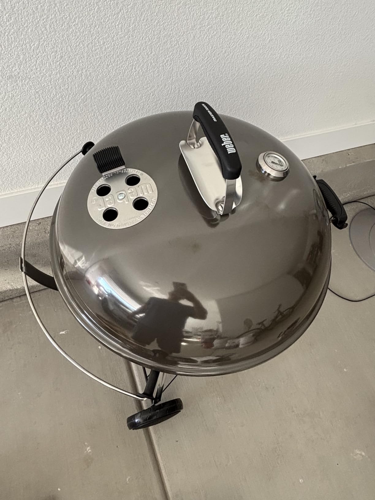Weber Master-Touch Charcoal Grill, 22-Inch, Black - Premium Outdoor BBQ Grill with Tuck-Away Lid Holder & One-Touch Cleaning System, Porcelain-Enameled Kettle customer photo 2