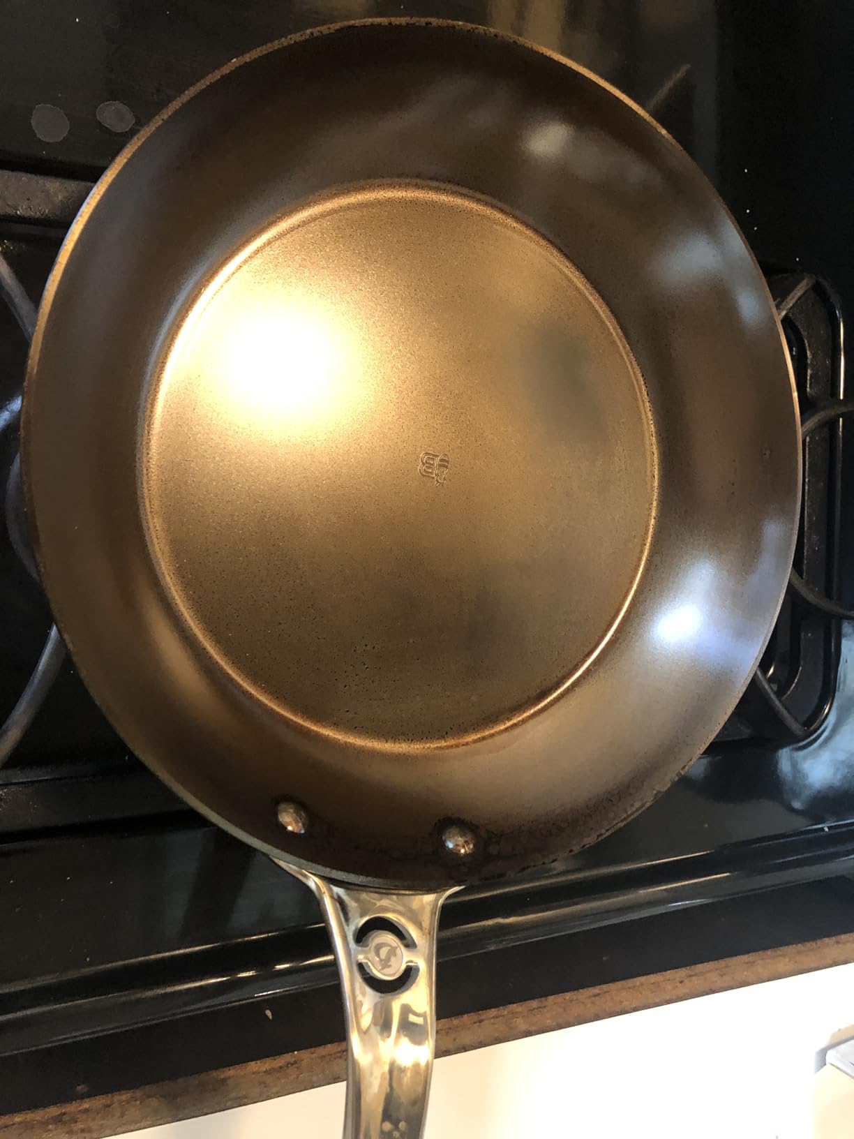 de Buyer MINERAL B Pro Carbon Steel Fry Pan - 11 Inch Diameter, 8.3 Inch Cooking Surface - Ideal for Searing, Sauteing & Reheating - Naturally Non-Stick Finish - Made in France customer photo 1