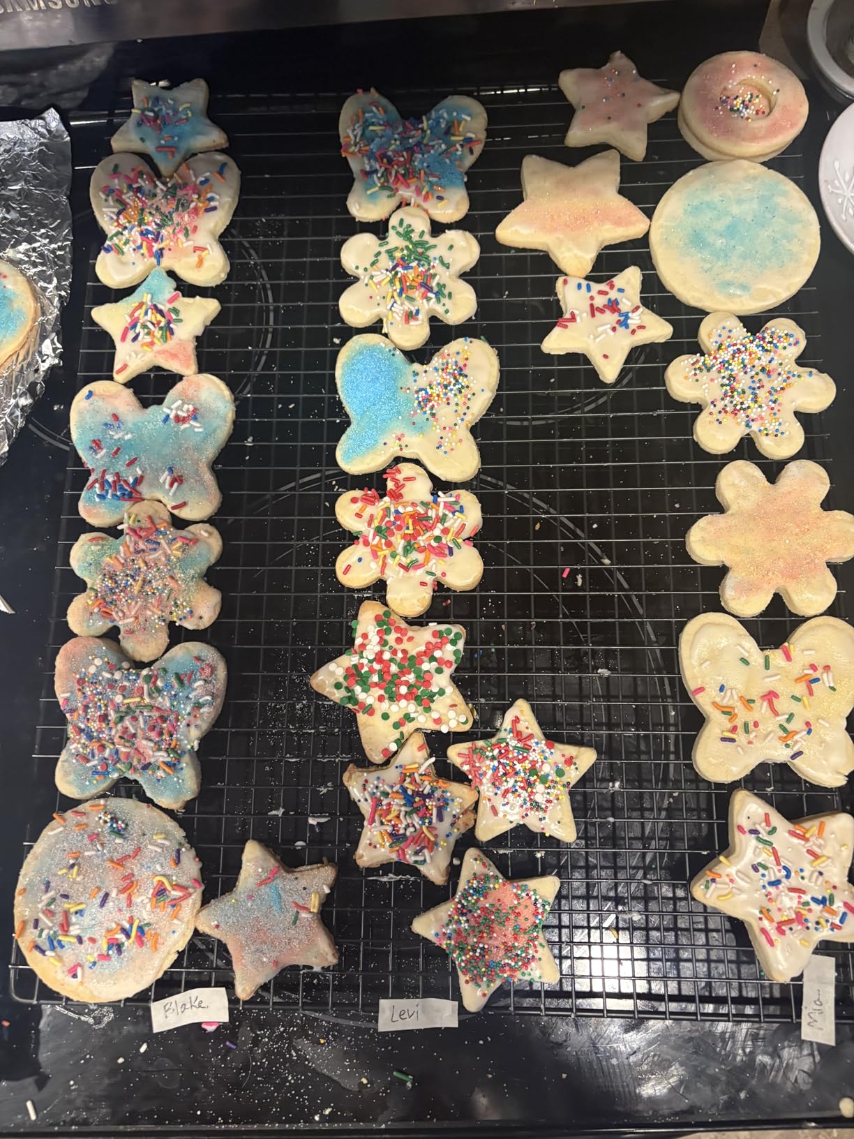 Wilton 4-Piece Comfort Grip Cookie Cutter Set, Assorted customer photo 2