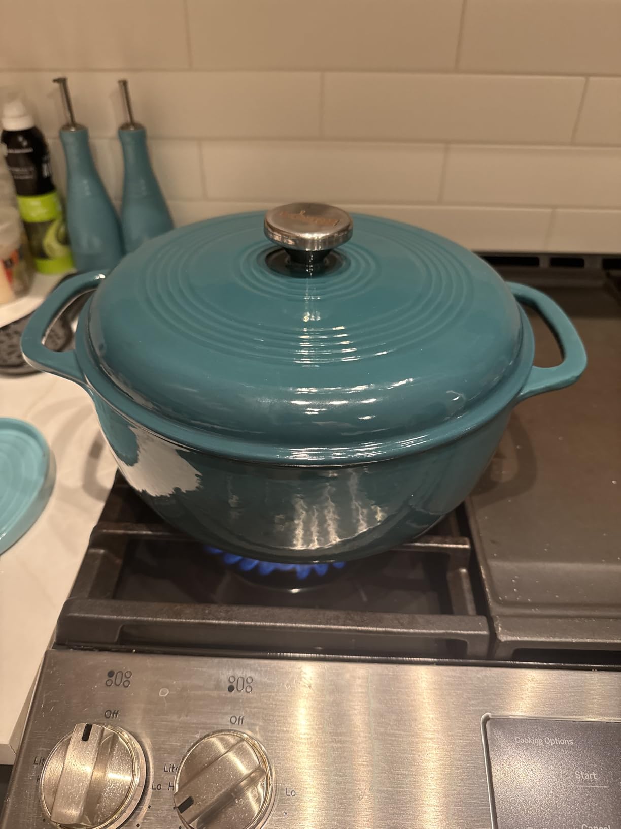 Lodge Essential Enamel Cast Iron Dutch Oven 6 Quarts - Perfect for Bread Baking, Braising, Marinating & Slow Cooking, Features Moisture-Sealing Lid & Dual Handles, Kitchen Essentials, Oyster White customer photo 2