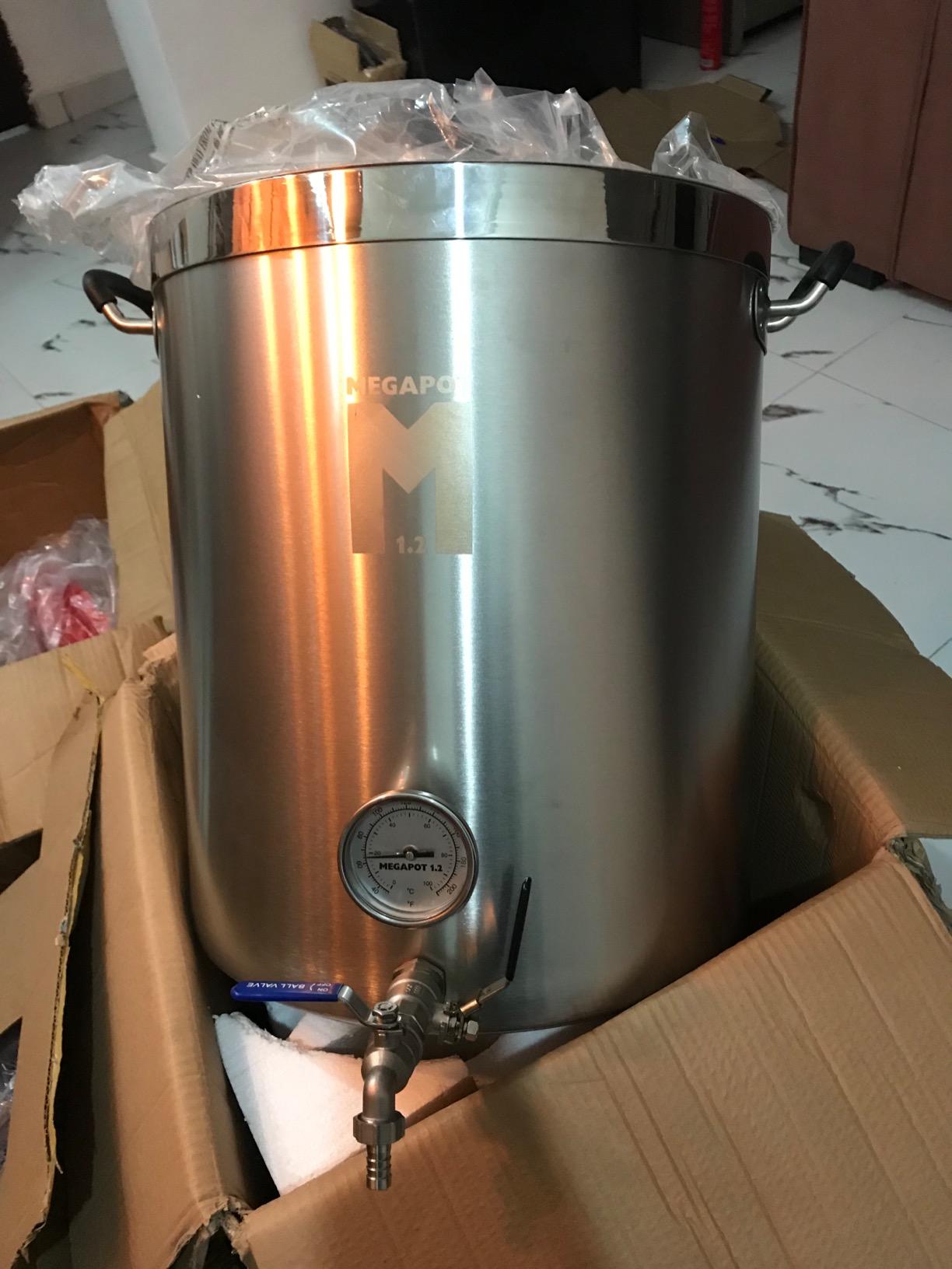 Northern Brewer - MegaPot Stainless Steel Brew Kettle with Volume Markings (8 Gallon w/Valve and Thermometer) customer photo 1