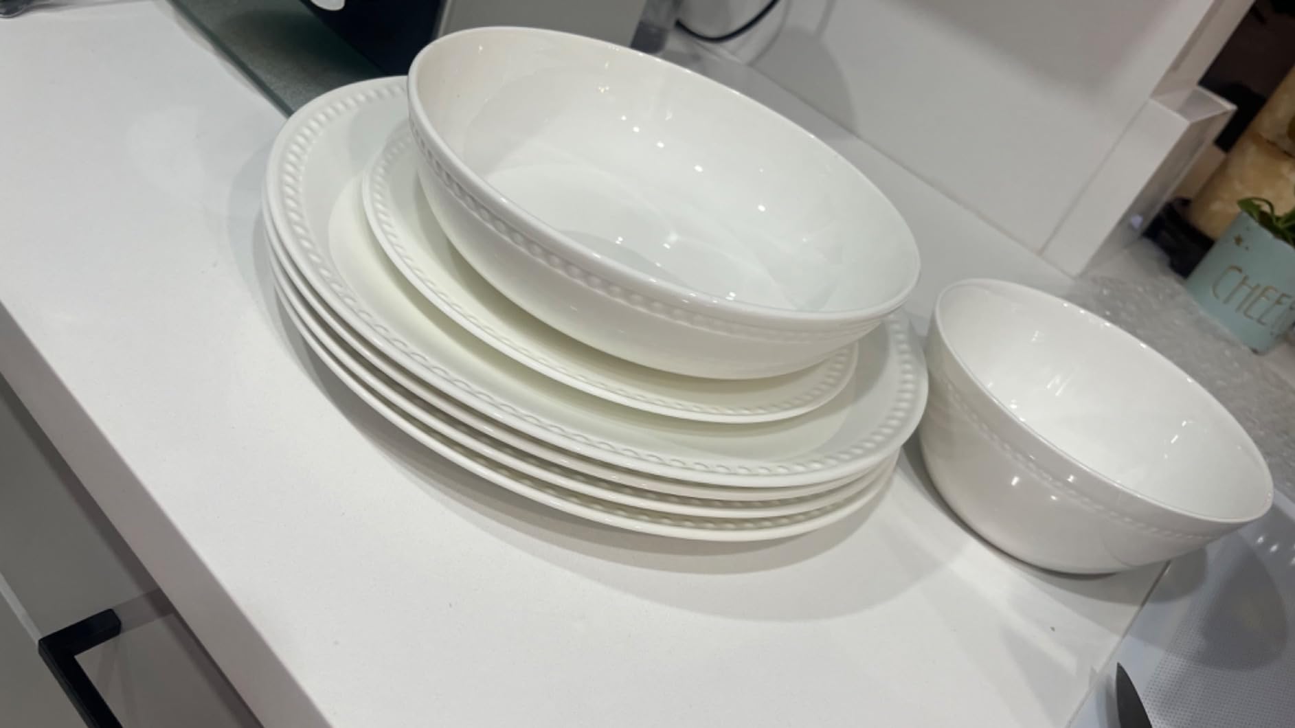 Mikasa Ciara 16 Piece Bone China Dinnerware Set, Service for 4, Lightweight and Durable Plates Bowls and Mugs, Elegant White Dinnerware for Everyday Use customer photo 2
