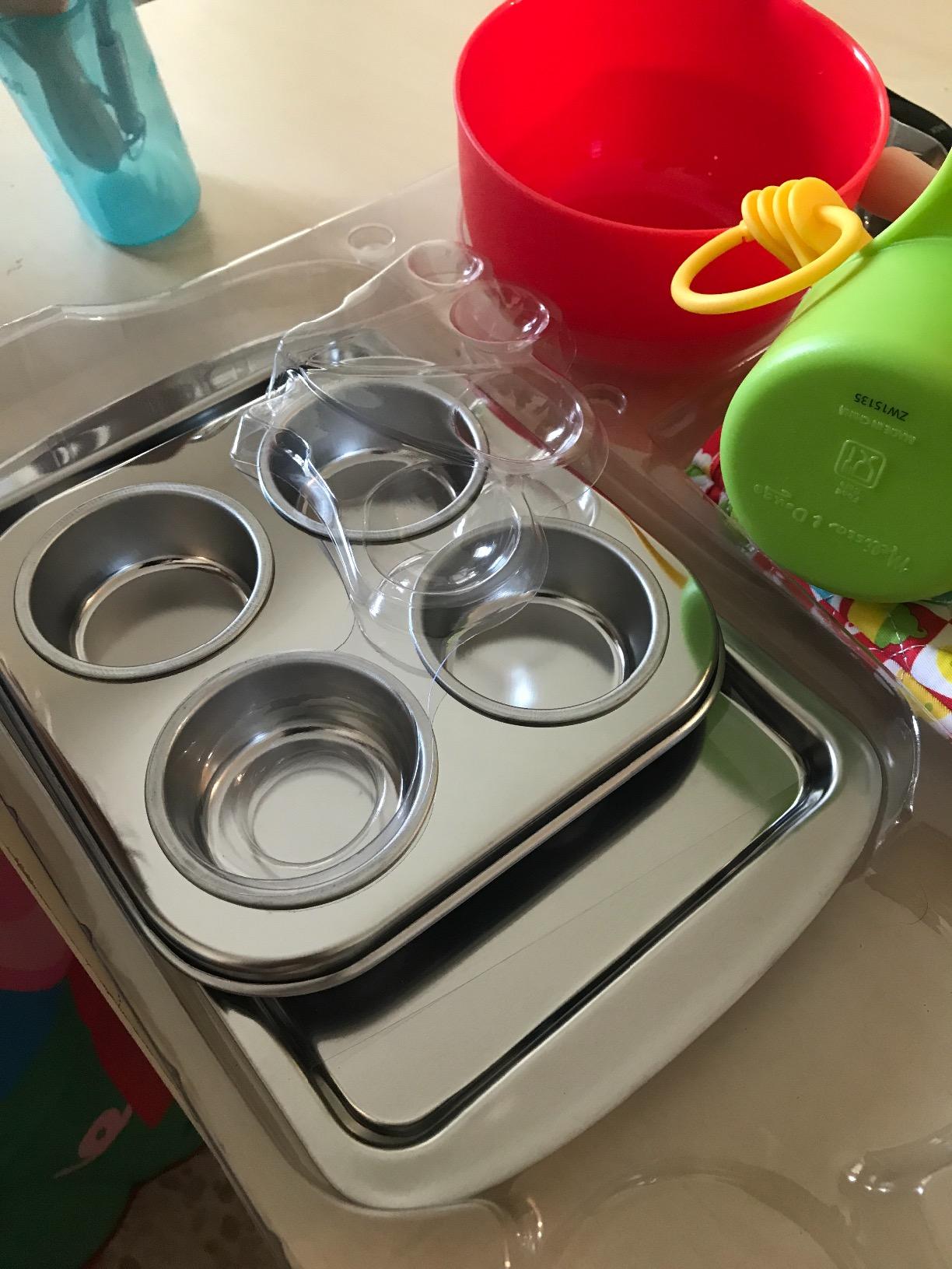 Melissa & Doug Baking Play Set (20 pcs) - Play Kitchen Accessories customer photo 2