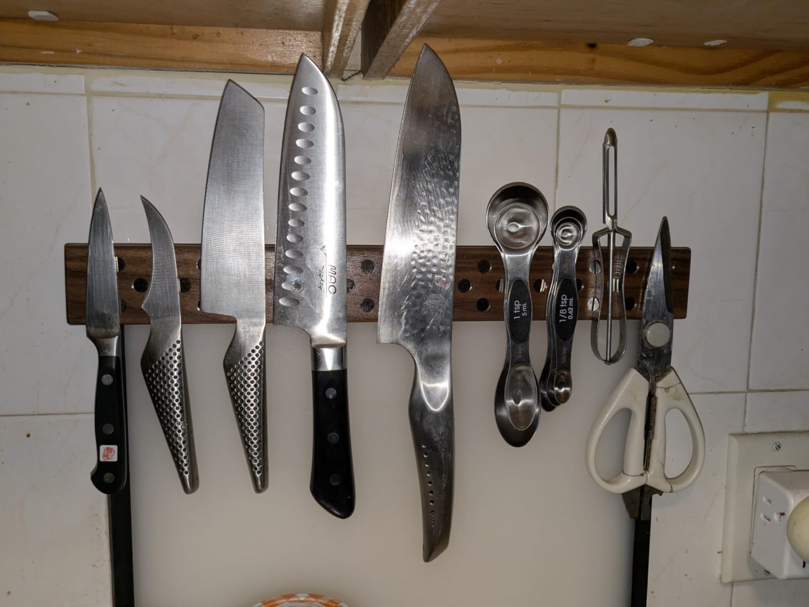 Magnetic Wooden Knife Bar Holder Strip, Cherry or Walnut, 12, 16, 20, or 24 Inch (16 Inch, Walnut) customer photo 2
