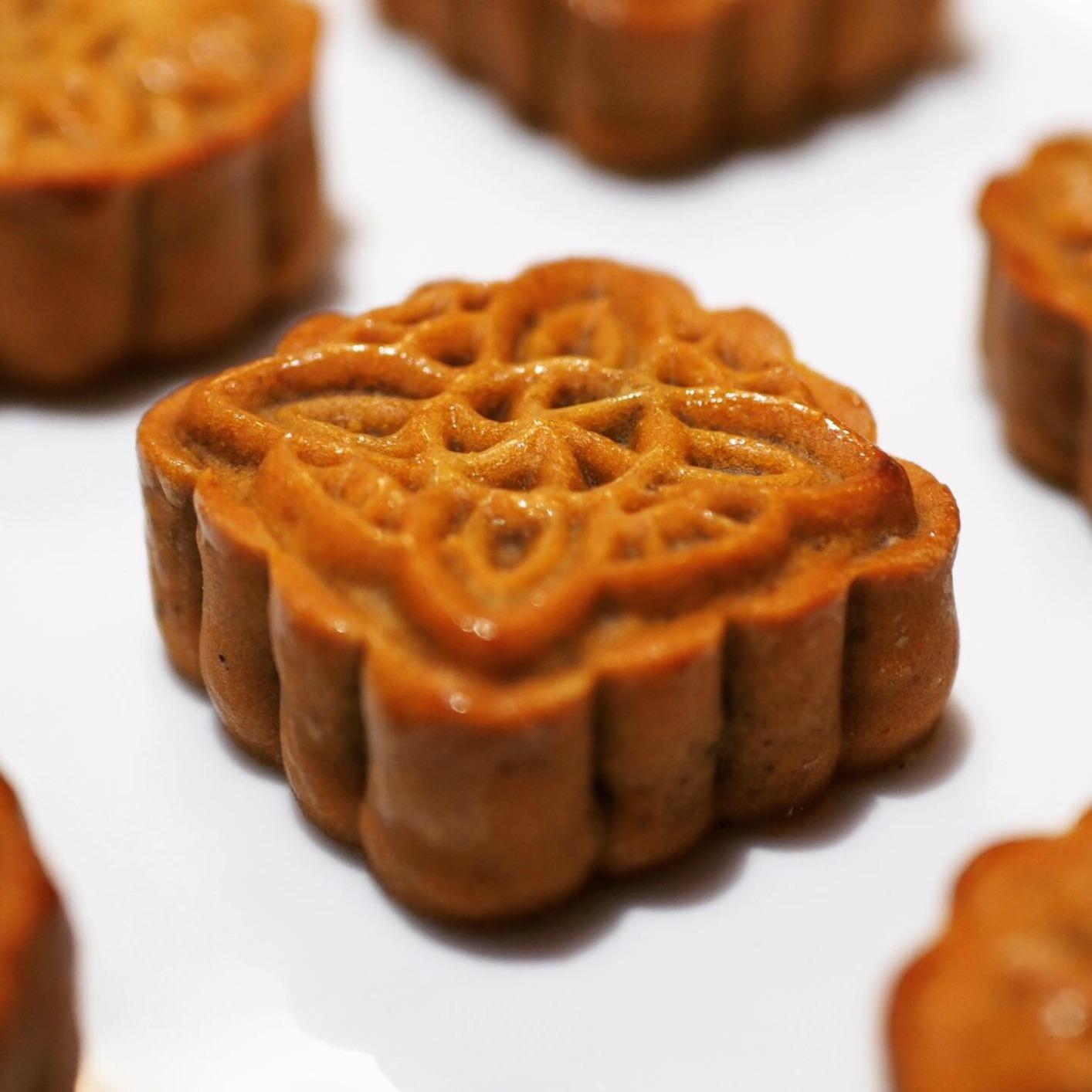 VOVOV Mid-Autumn Festival Hand-Pressure Moon Cake Mould With 12 Pcs Mode Pattern For 4 Sets customer photo 2