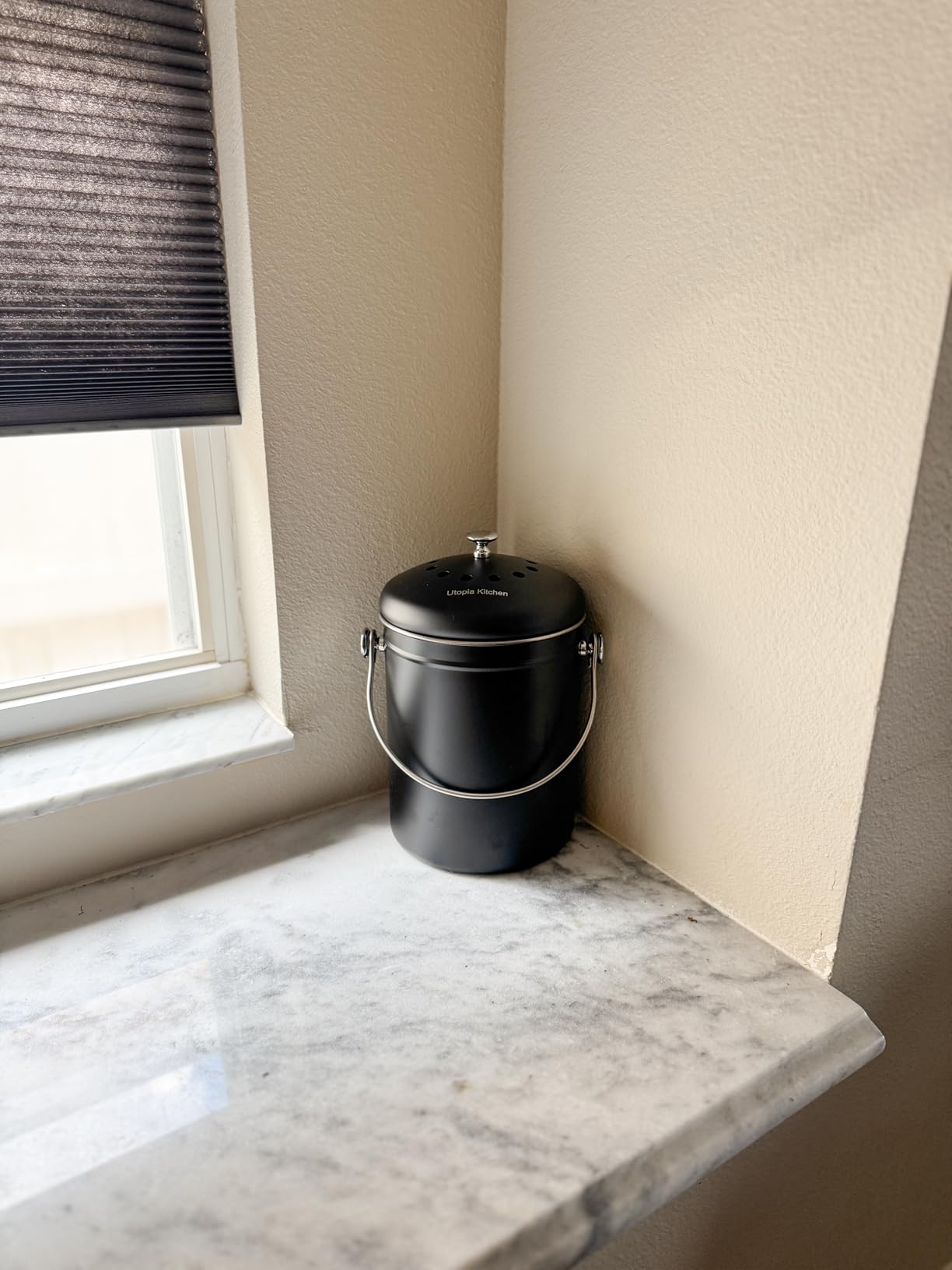 Utopia Kitchen Indoor Compost Bin Kitchen, Odorless Composting with Charcoal Filter, 1.3 Gallon Stainless Steel Large Composter for Countertop & Under Sink, Easy Cleaning, One Extra Filter - (Silver) customer photo 1