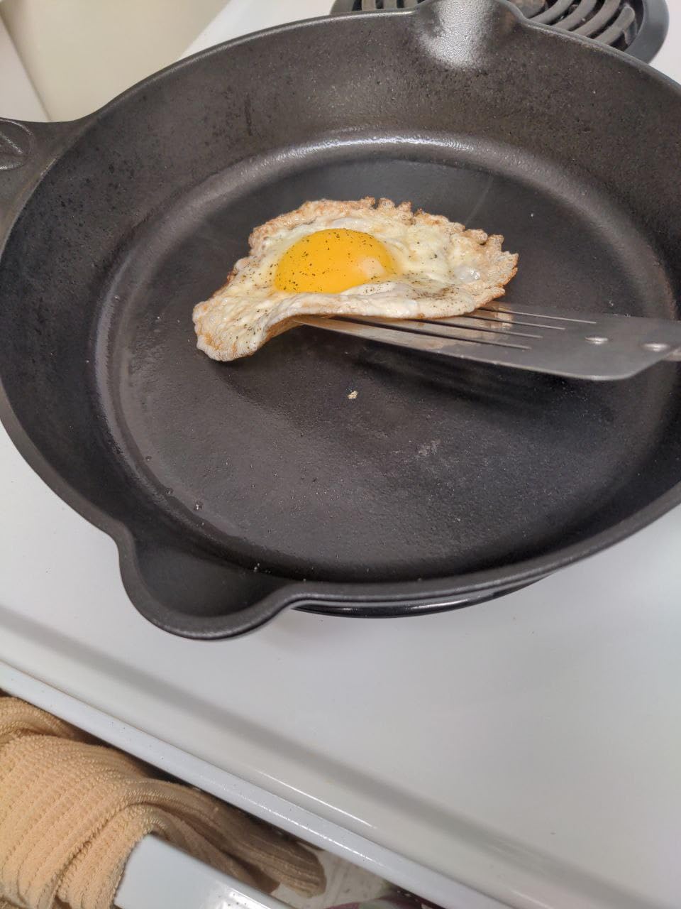 Victoria 12-Inch Cast Iron Skillet, Pre-Seasoned Cast-Iron Frying Pan with Long Handle, Made in Colombia customer photo 1