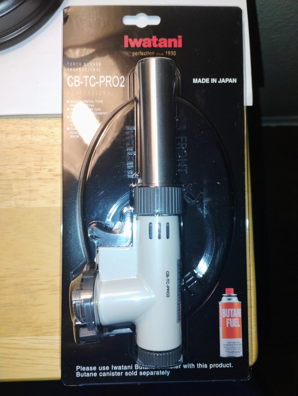 Iwatani PRO2 Culinary Professional Kitchen Butane Torch | Adjustable Flame Shape Strength 2700 F | Sous Vide Crème Brulee Pastries | Anti-flare | Incl. Stabilizing Stand customer photo 2