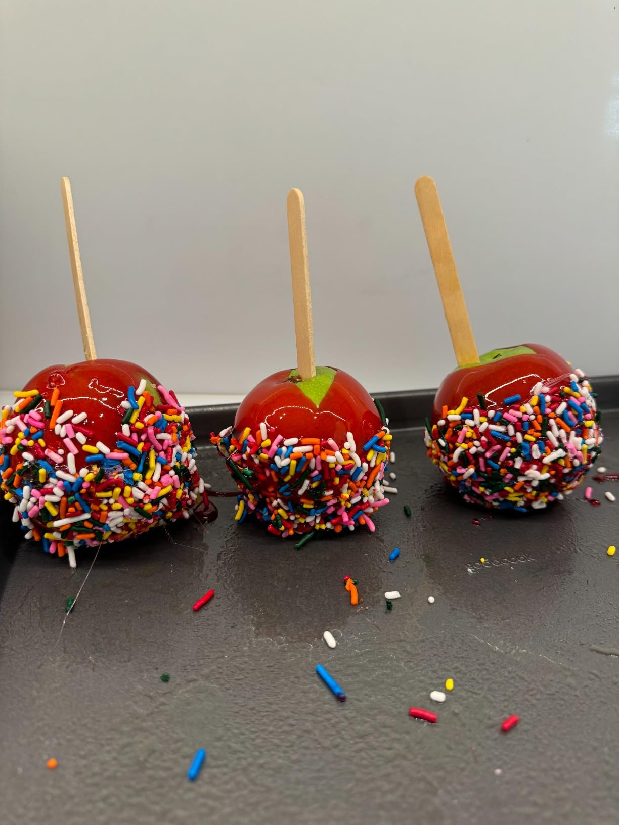 CONCORD CANDY & CARAMEL APPLE KITS (Makes 20 candy apples) customer photo 2