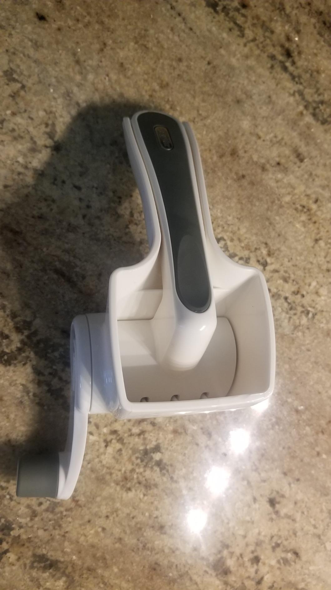 Zyliss Classic Rotary Cheese Grater - NSF Restaurant Certified Handheld Grater - Can be used for Hard Cheese, Chocolate & More - With Comfortable Handle & Easy-to-Clean Drum - White customer photo 1