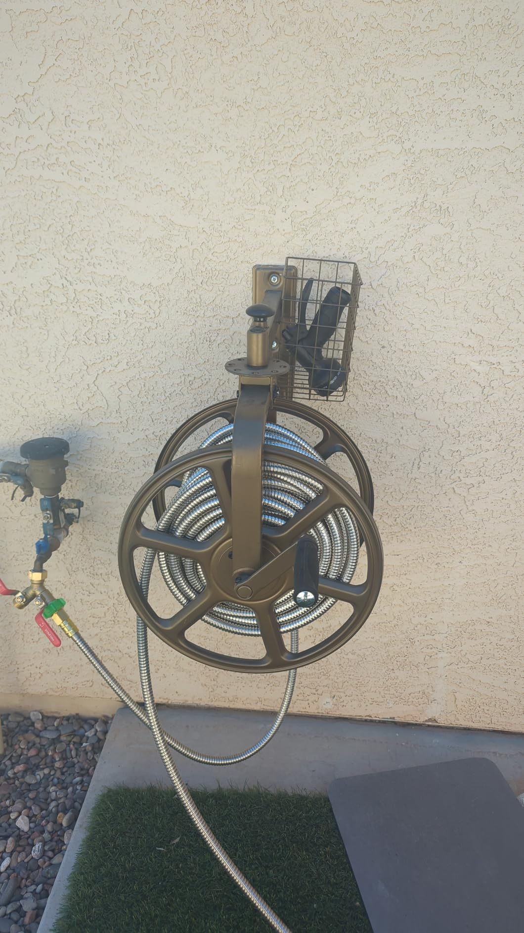 Liberty GARDEN 712 Single Arm Navigator Multi-Directional Garden Hose Reel, Holds 125-Feet of, 5/8-Inch, Bronze customer photo 2