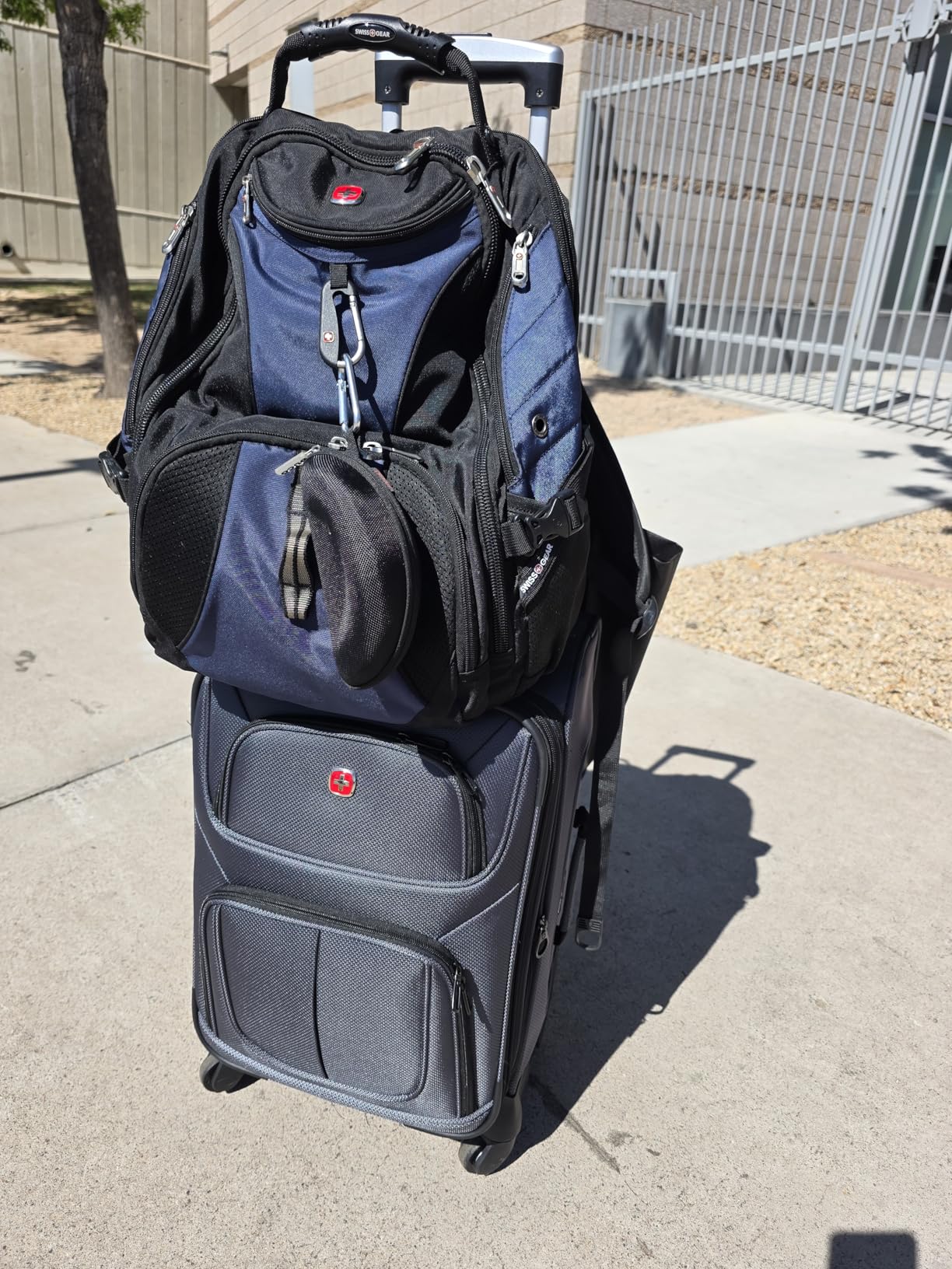 SwissGear Sion Softside Expandable Spinner Luggage Durable Lightweight Travel Suitcase, Dark Grey, 3-Piece Set (21/25/29) customer photo 1