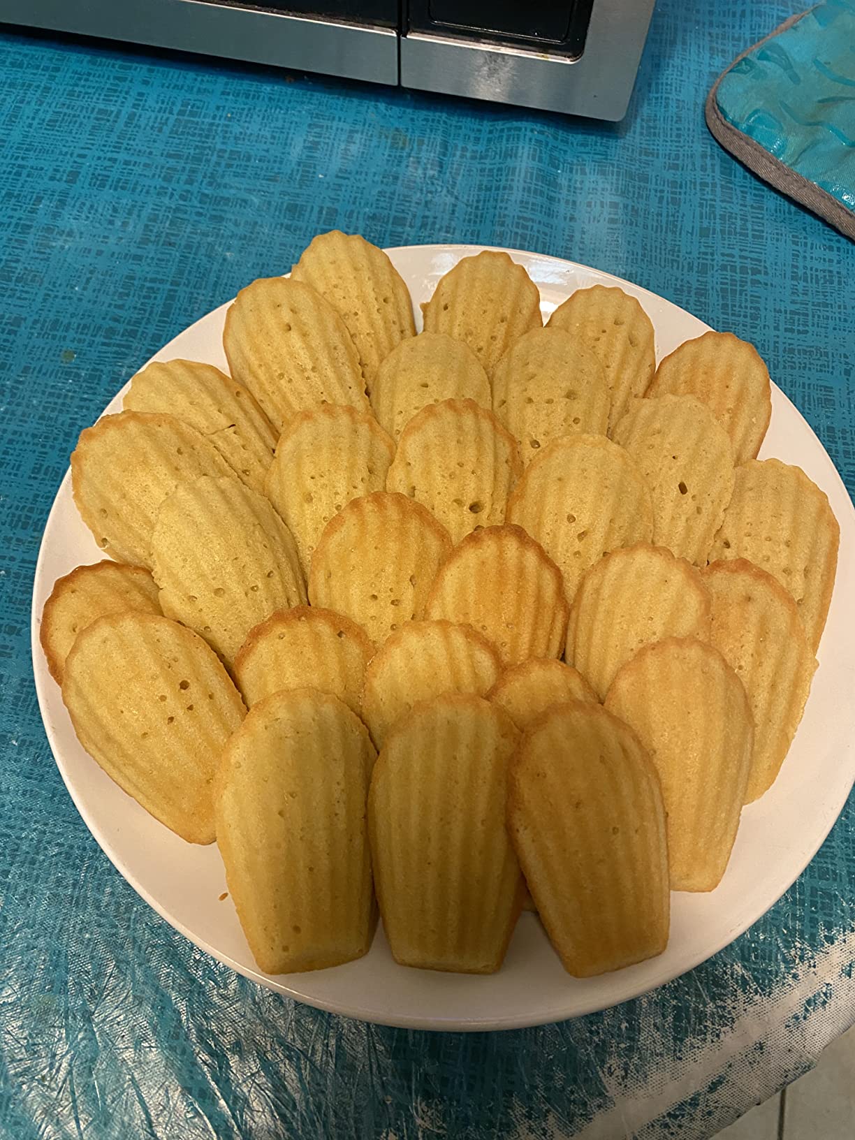 USA Pan Bakeware Nonstick Madeleine Pan, 16 Well customer photo 1