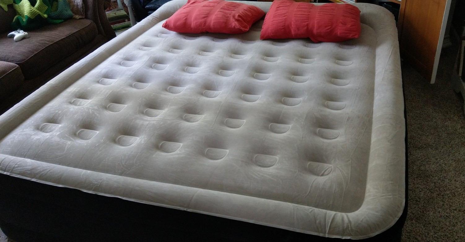 King Koil Luxury Pillow Top Plush Queen Air Mattress with Built-in High-Speed Pump Best for Home, Camping, Guests, 20