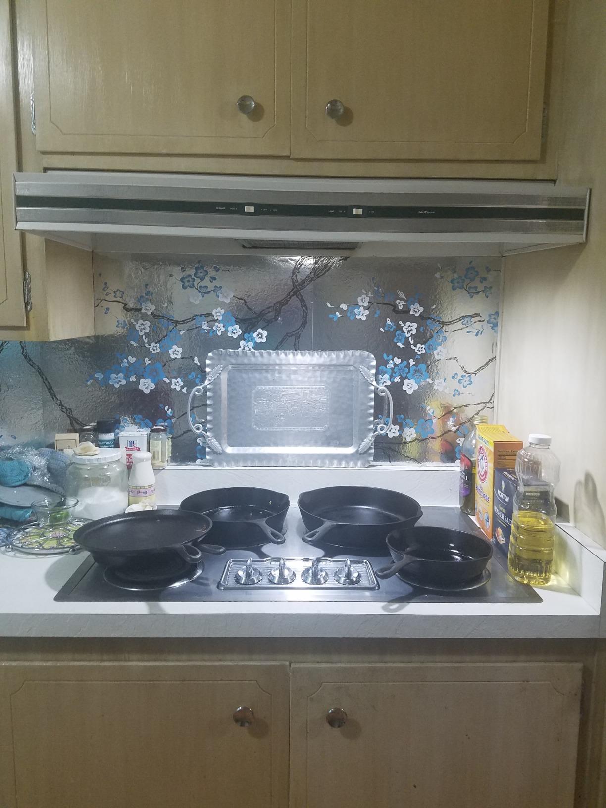 Broan-NuTone BCSD130WW Glacier 30-inch Under-Cabinet 4-Way Convertible Range Hood with 2-Speed Exhaust Fan and Light, 300 Max Blower CFM, White customer photo 1