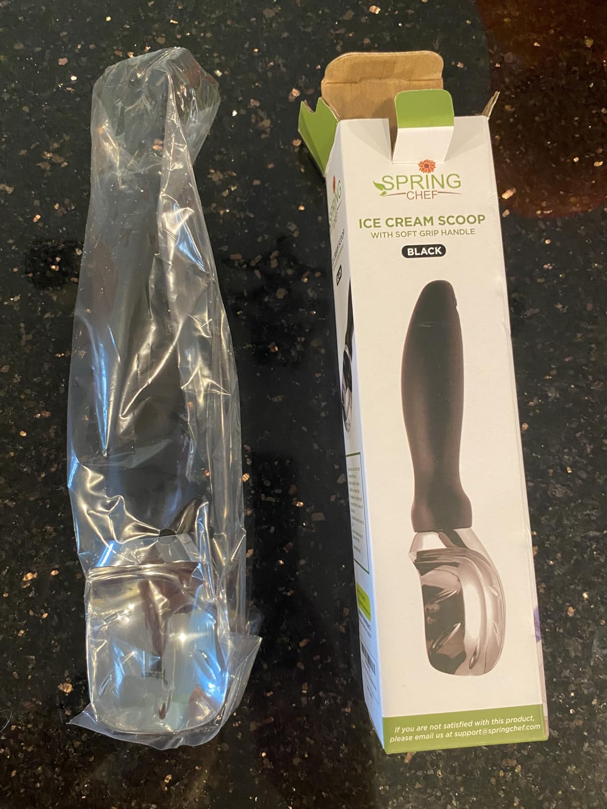 Spring Chef Heavy Duty Metal Ice Cream Scoop - Dishwasher Safe Ice Cream Scooper - Commercial Icecream Scoop Spade - Professional Kitchen Gadgets for Gelato, Melon, Sundae - Cookie Spoon - Mint customer photo 2