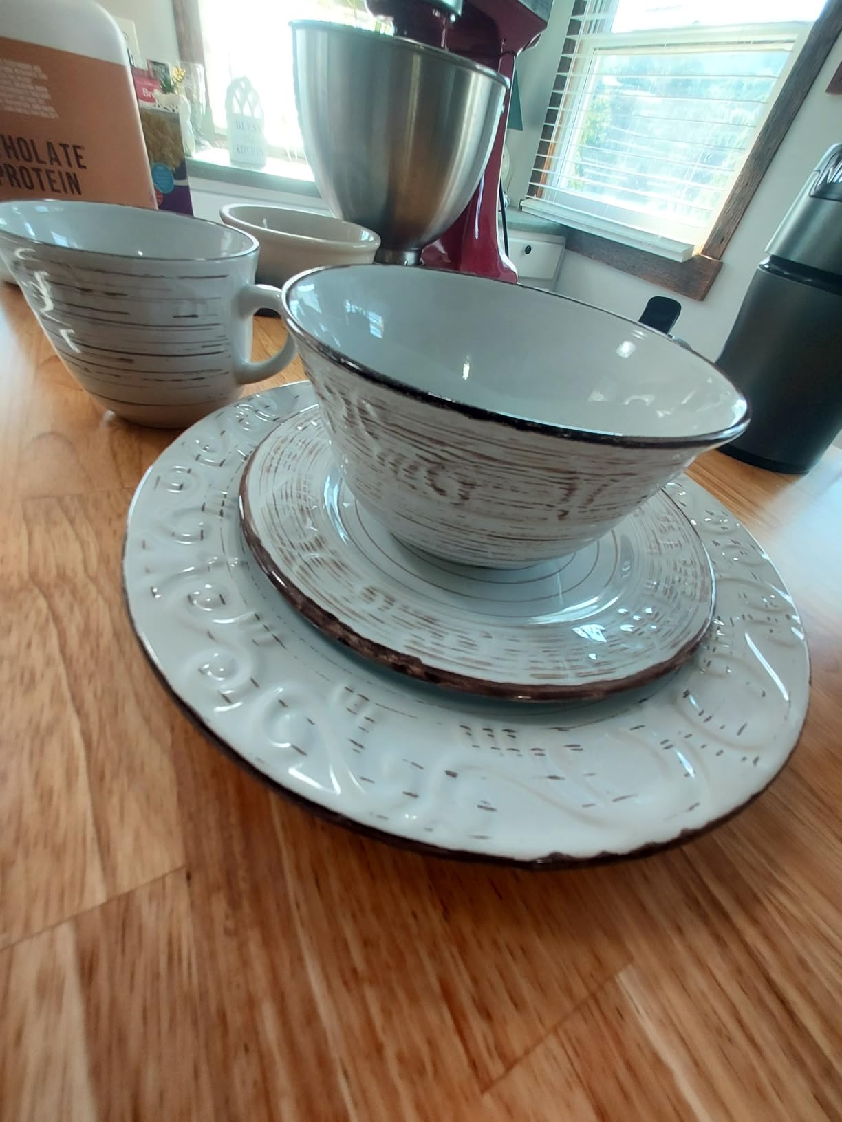 Pfaltzgraff Trellis White 16-Piece Stoneware Dinnerware Set, Service for 4, Distressed White Finish, Microwave & Dishwasher Safe Plates and Bowls customer photo 2